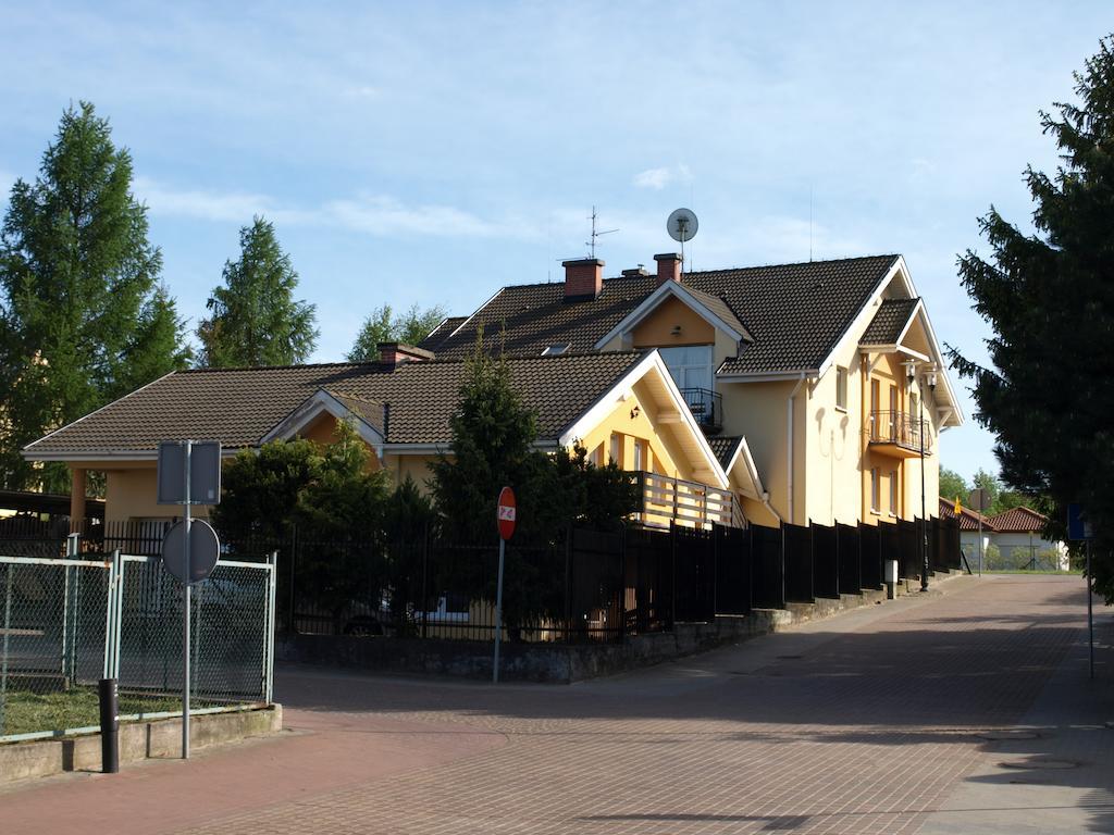 Pokoje Goscinne - Noclegi Charzykowy Exterior foto