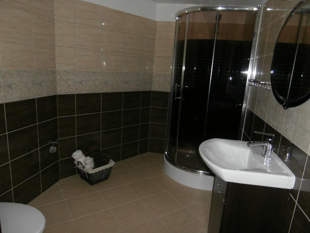 Pokoje Goscinne - Noclegi Charzykowy Habitación foto